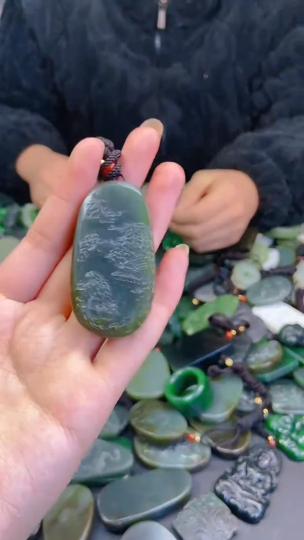颈饰未镶嵌和田玉1