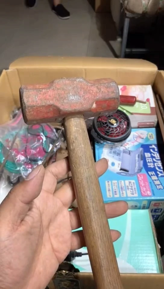 8新中古商品，瑕疵品，不保好坏。312