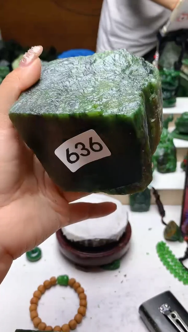 未镶嵌和田玉（碧玉）珠宝半成品1