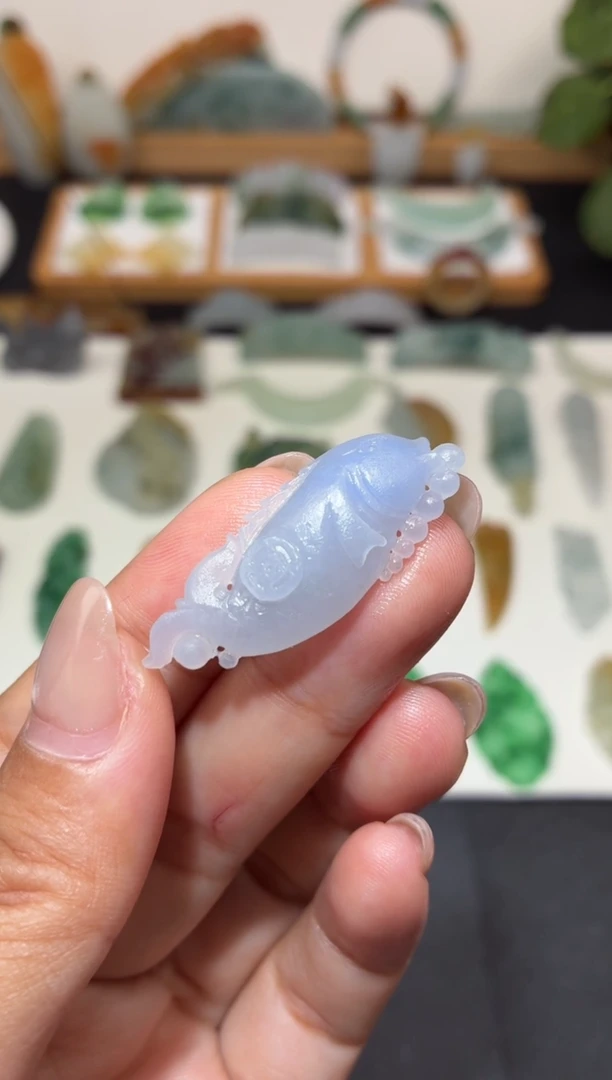 未镶嵌定制翡翠小鱼