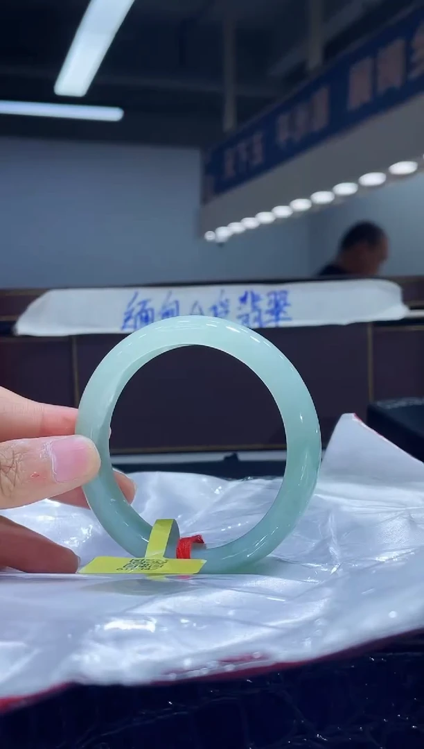 未镶嵌手镯翡翠22