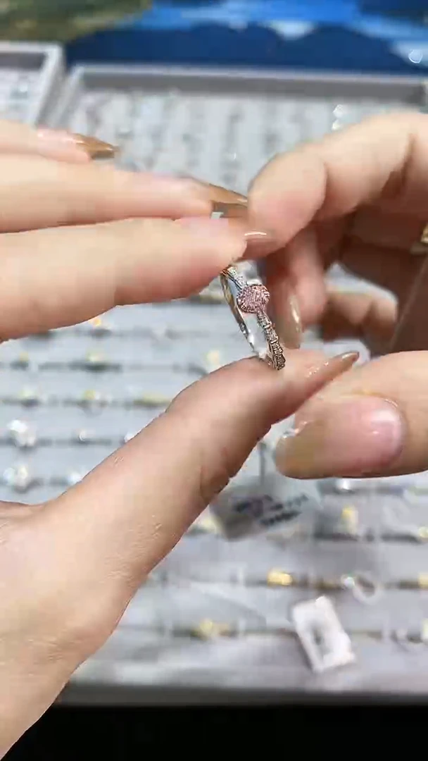 【闪购商品】钻石戒指/指环18K金镶嵌戒指