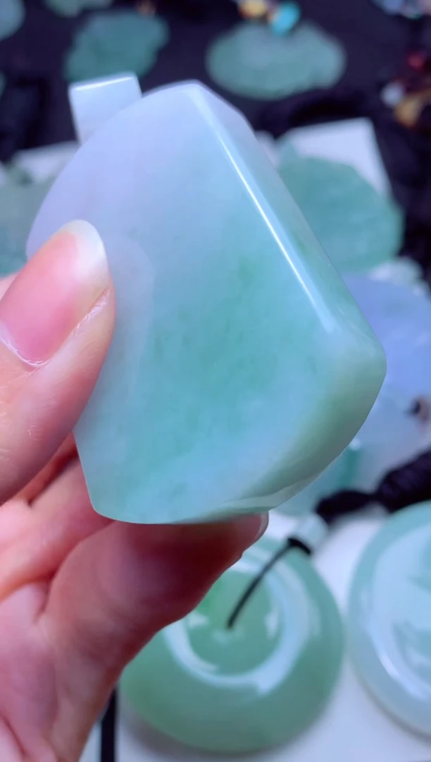 颈饰未镶嵌翡翠天然A货翡翠