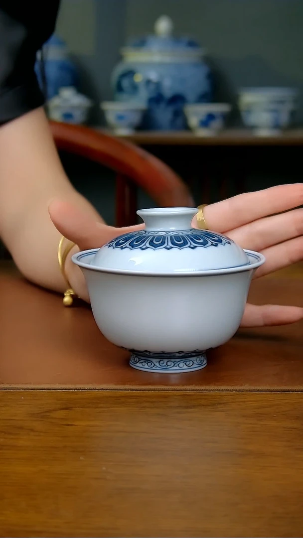陶瓷仿明宝相两才盖碗（柴窑）
