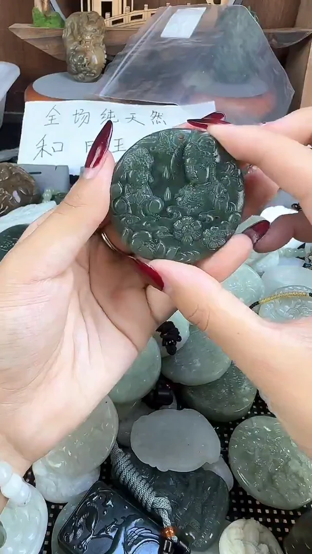 颈饰未镶嵌和田玉1