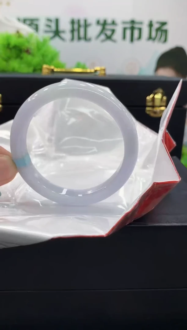 翡翠手镯未镶嵌手镯