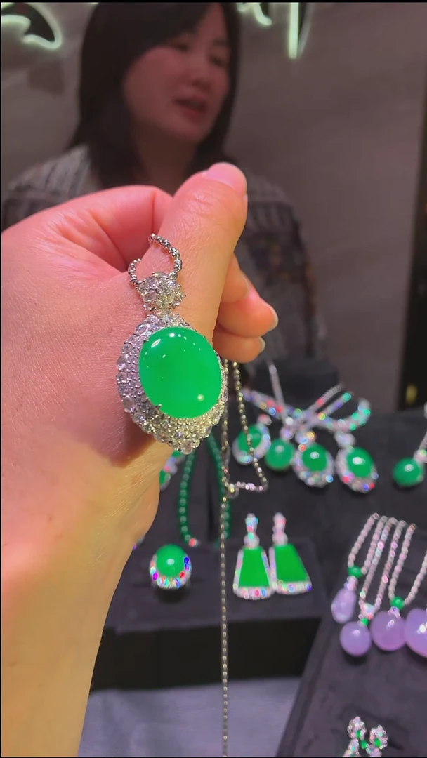 吊坠(不含链)18K金镶嵌翡翠吊坠