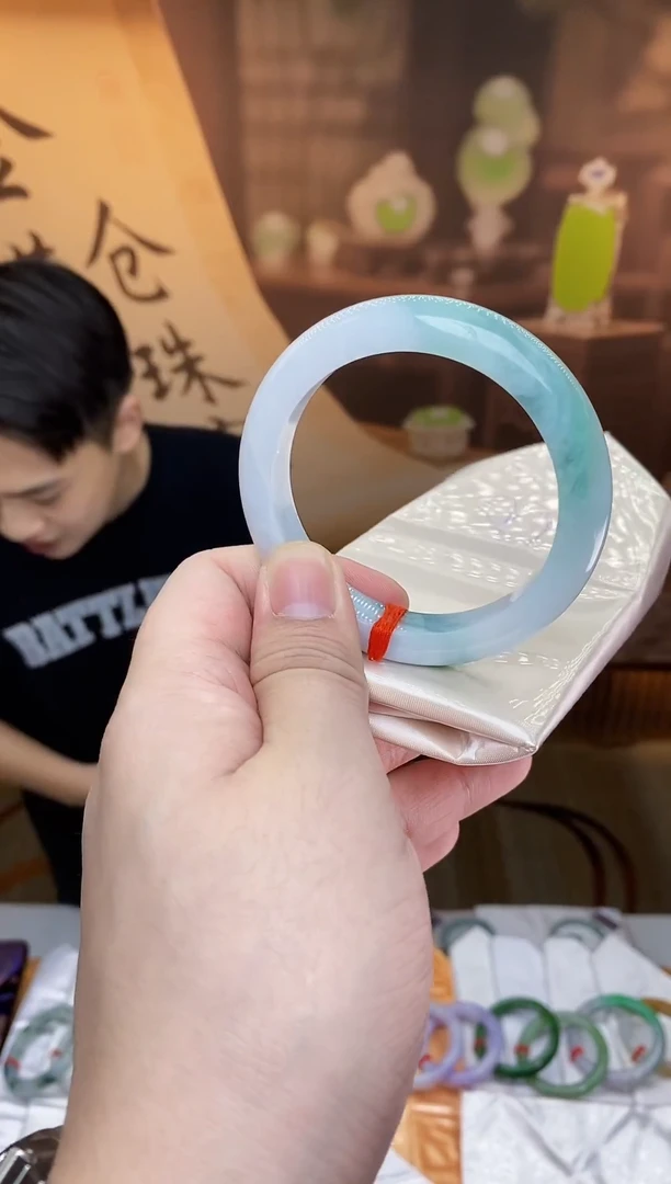 未镶嵌手镯翡翠手镯