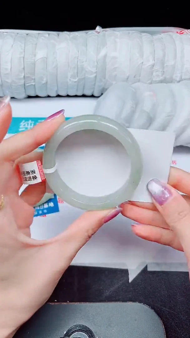 未镶嵌手镯石英质玉251-52/53