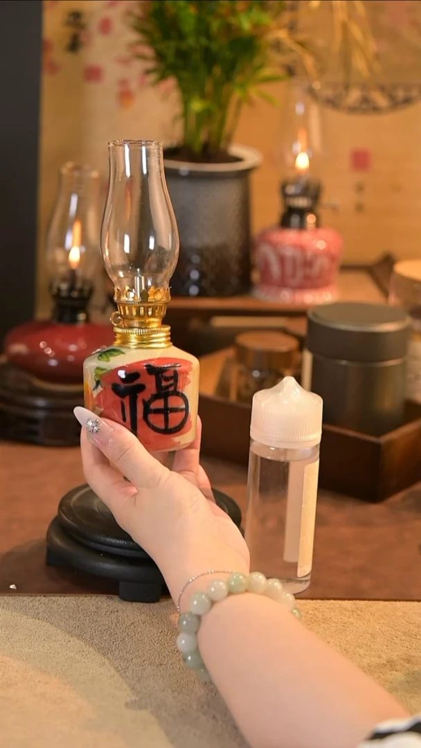 别***酒景德镇陶瓷油灯摆件
