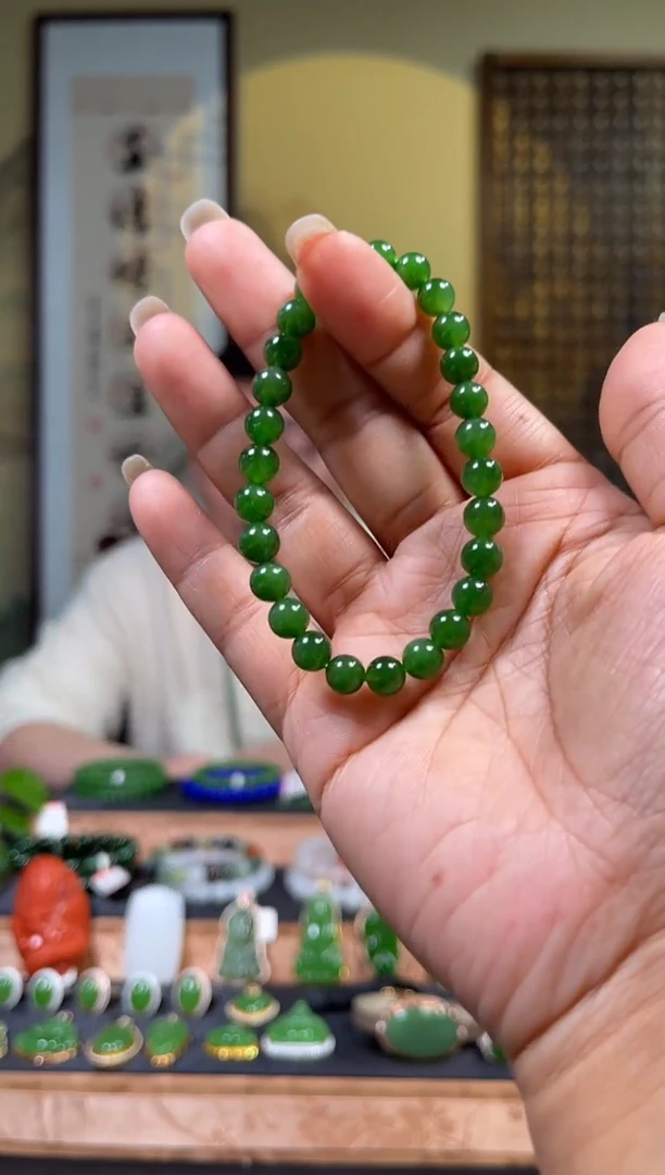 颈饰未镶嵌和田玉±7mm精品辣阳绿单圈手串