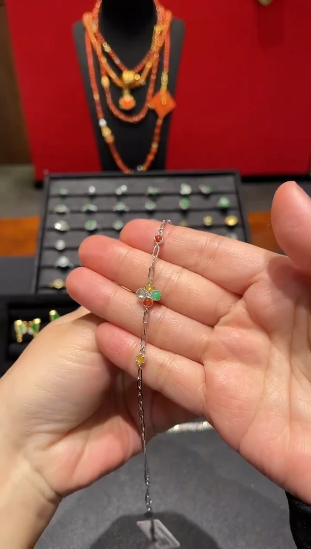 颈饰银S925镶嵌翡翠手链