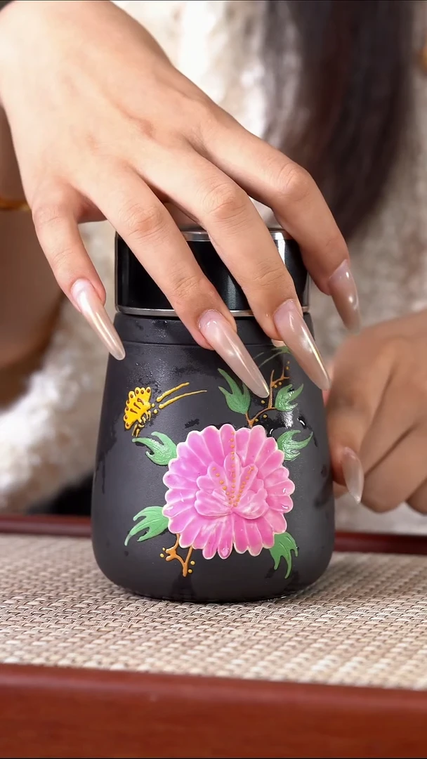 茶杯紫砂变色牡丹花
