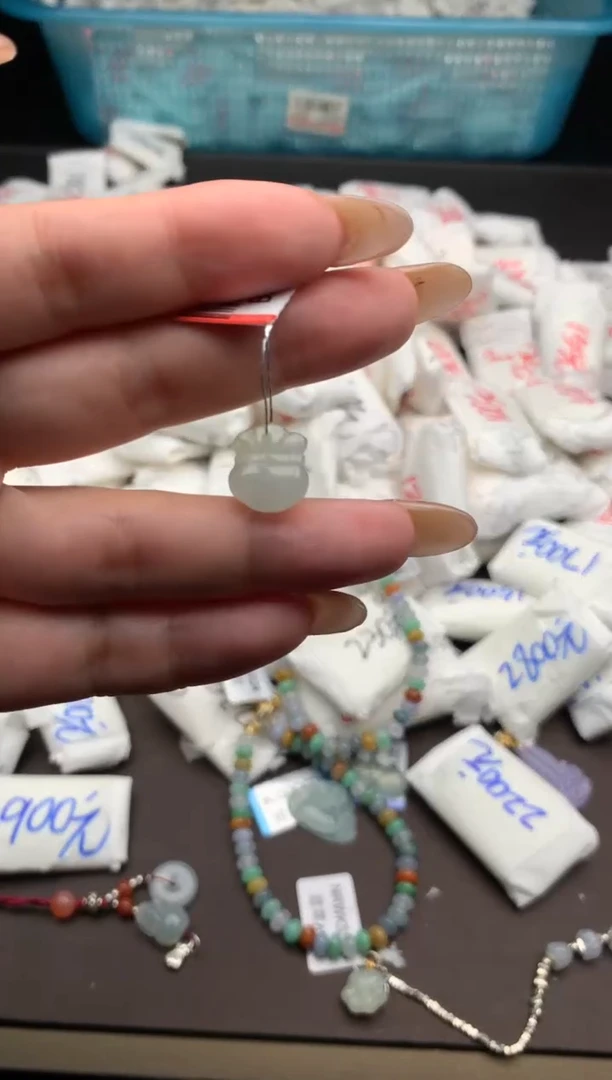 【闪购商品】翡翠挂件未镶嵌一 43