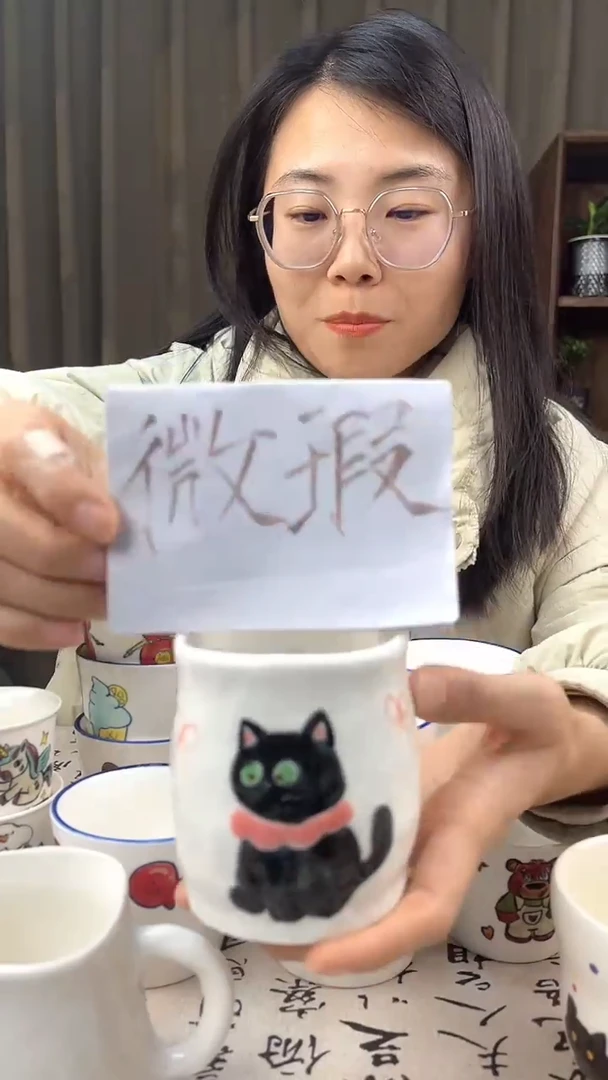 【闪购商品】摆件景德镇最新款纯手绘釉下彩精致可爱创意送礼