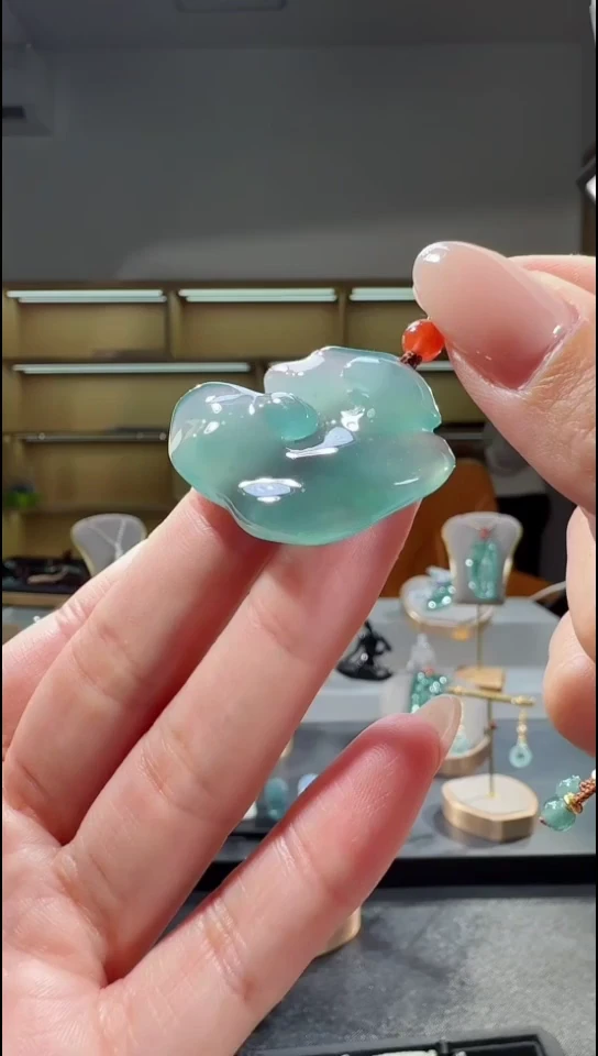 吊坠(不含链)未镶嵌翡翠形意