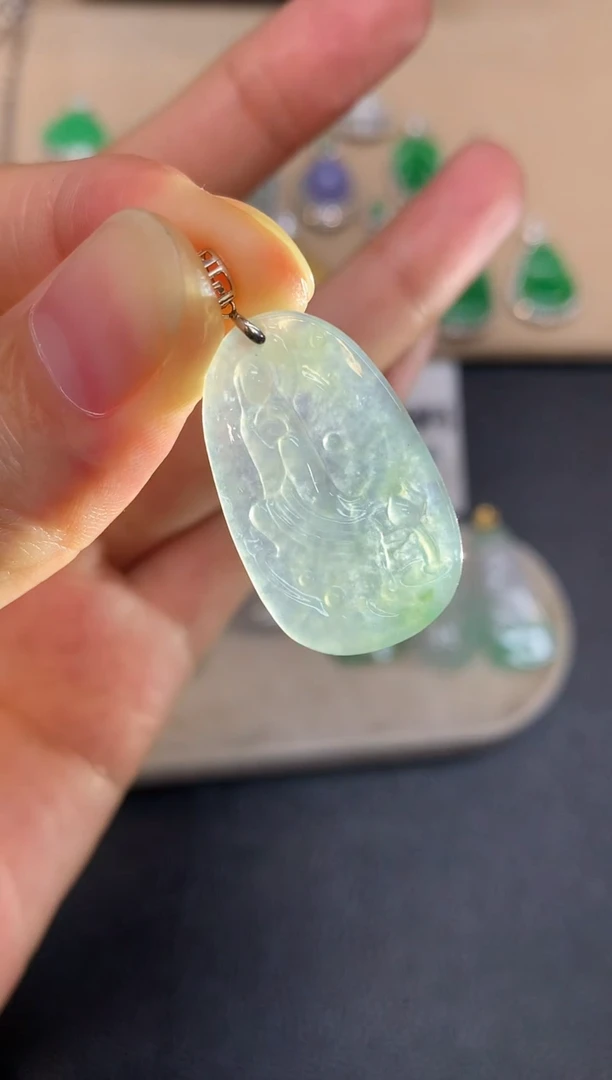 颈饰18K金镶嵌翡翠悟道【无服务费