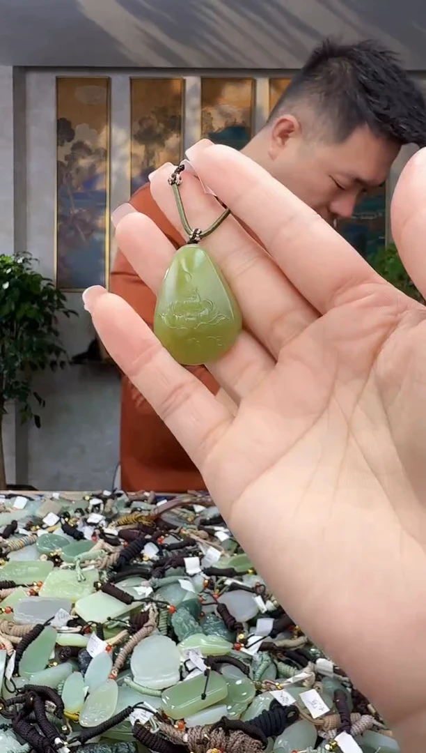 未镶嵌和田玉挂件拍一发一