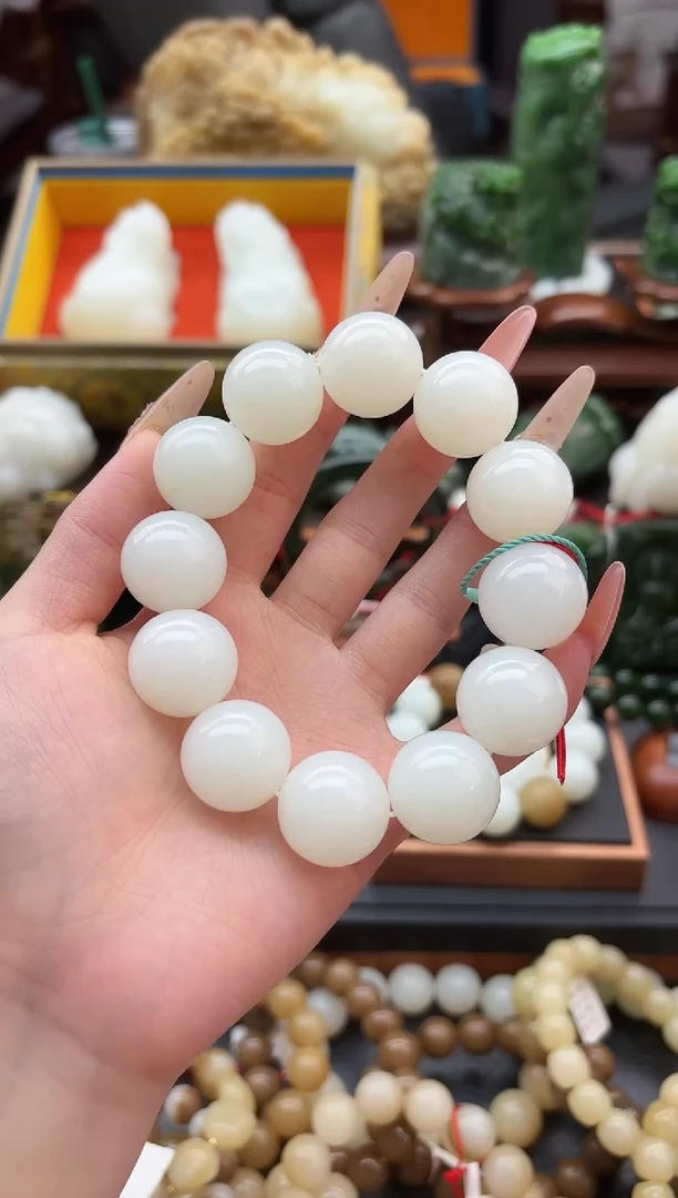 未镶嵌手串和田玉董小姐推荐 多样性发货 拍一发一