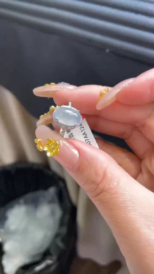 【闪购商品】翡翠颈饰未镶嵌      *40