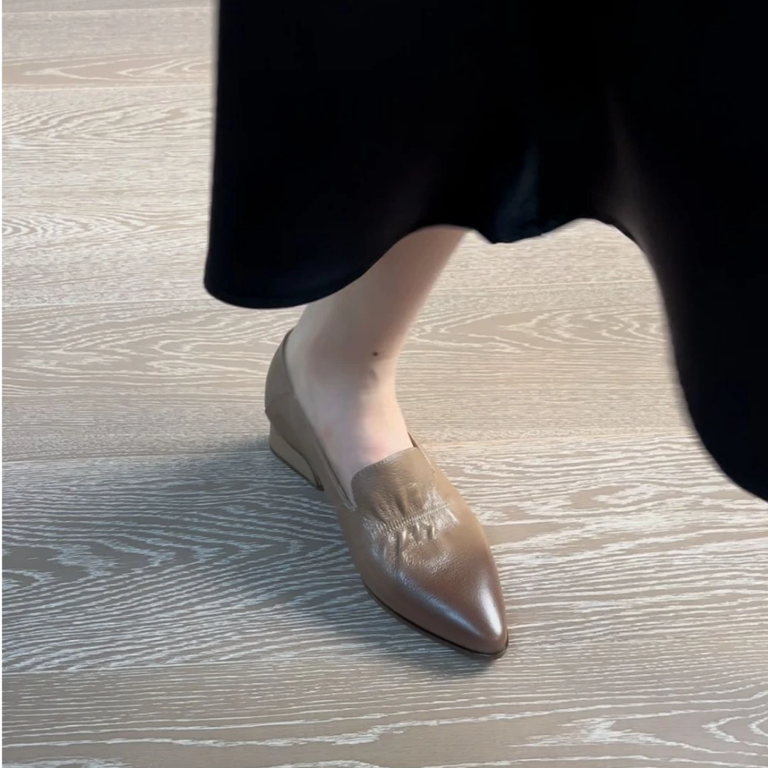 3CM头层羊皮法式复古褶皱奶奶鞋2025秋季新款尖头小皮鞋粗跟单鞋