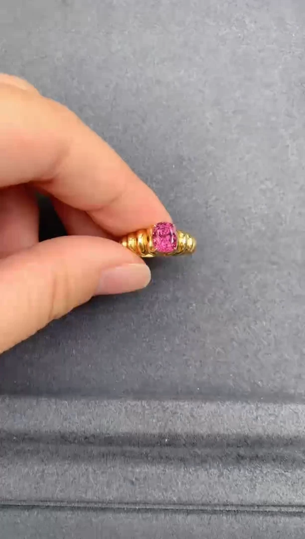 18K金镶嵌戒指尖晶石2.1ct尖晶石戒指GC