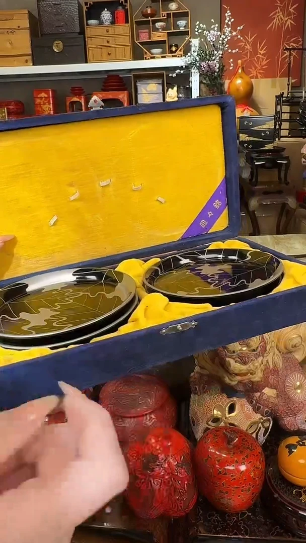 一盒大漆大漆大漆