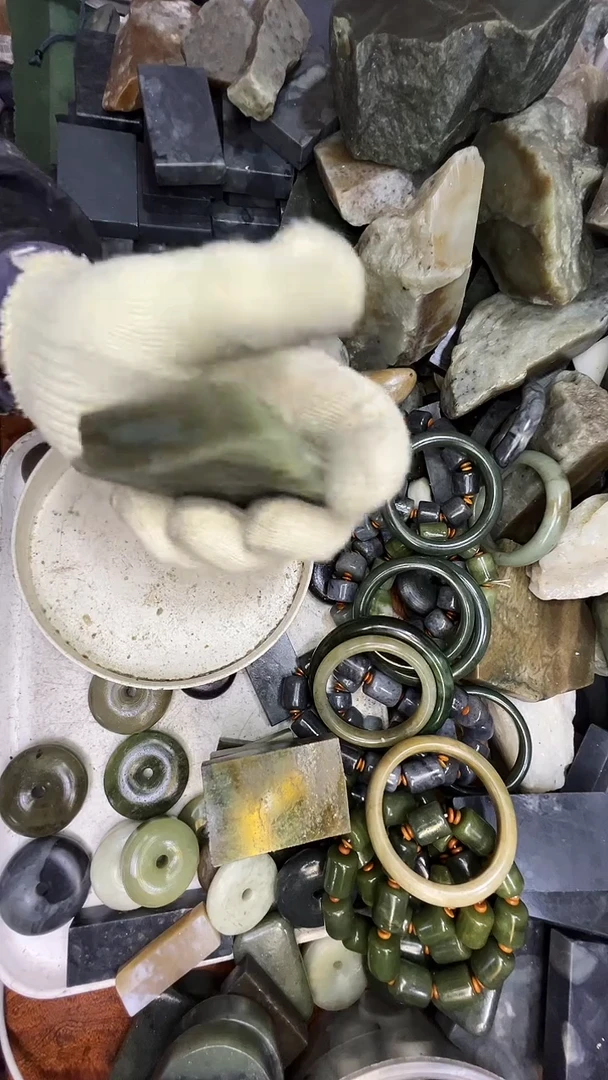 未镶嵌和田玉珠宝半成品毛料