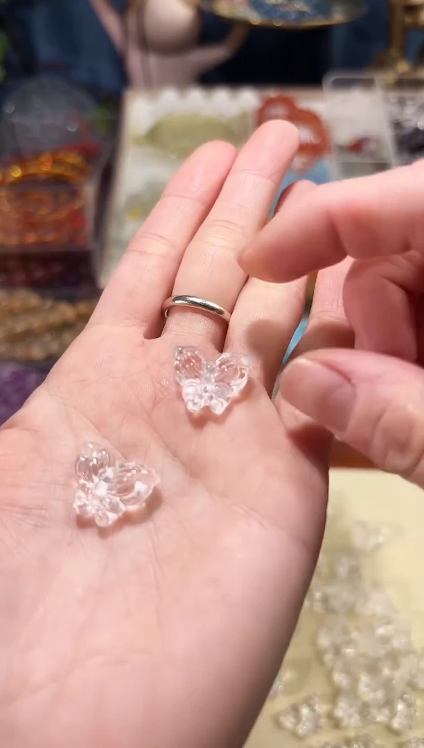 【闪购商品】水晶手串未镶嵌新款白水晶蝴蝶一个