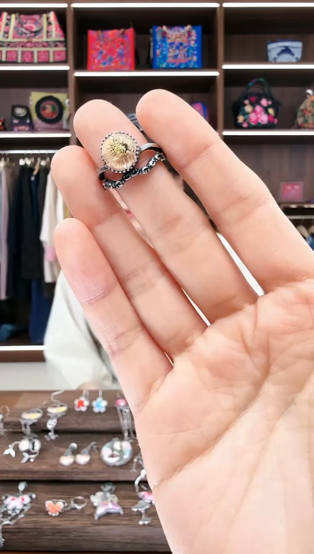 【闪购商品】织绣66蚩梦苗族古绣