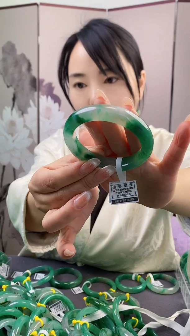 【闪购商品】石英质玉手镯未镶嵌06