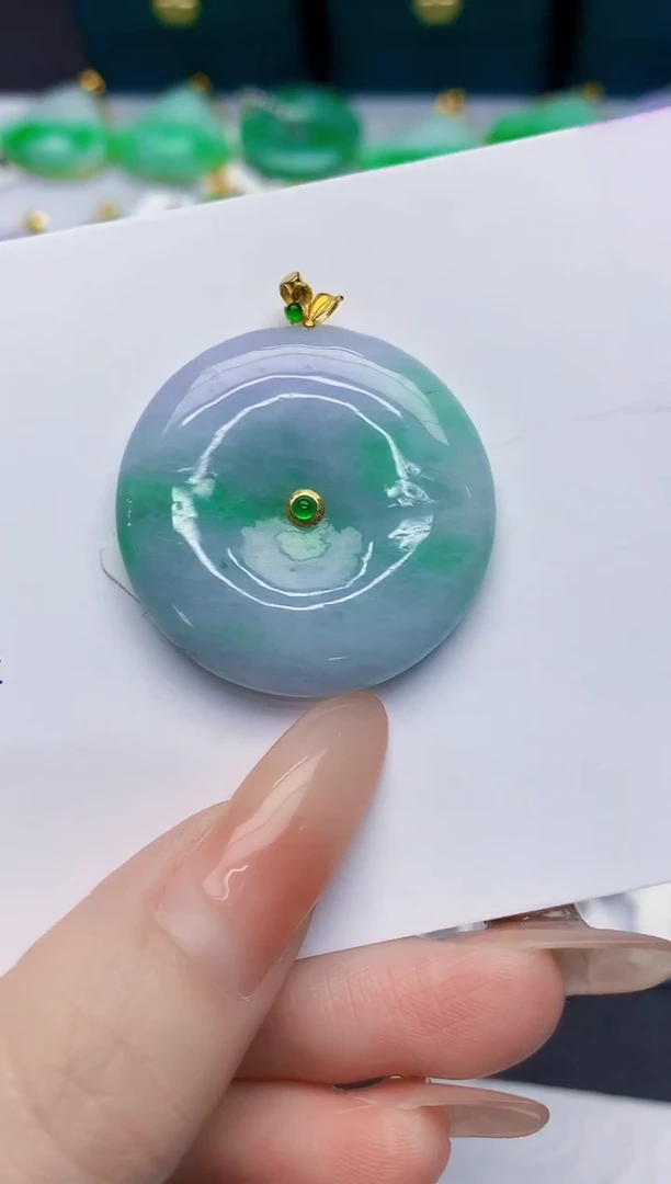 颈饰18K金镶嵌翡翠缅甸天然翡翠A货