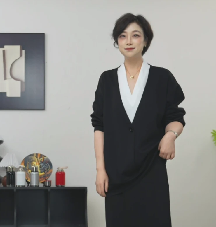 【U.M】邂逅V领黑白假两件一粒扣上衣