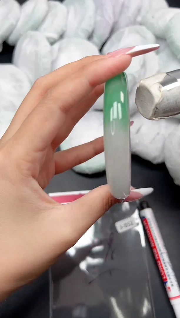 精品手镯，一物一拍J-052