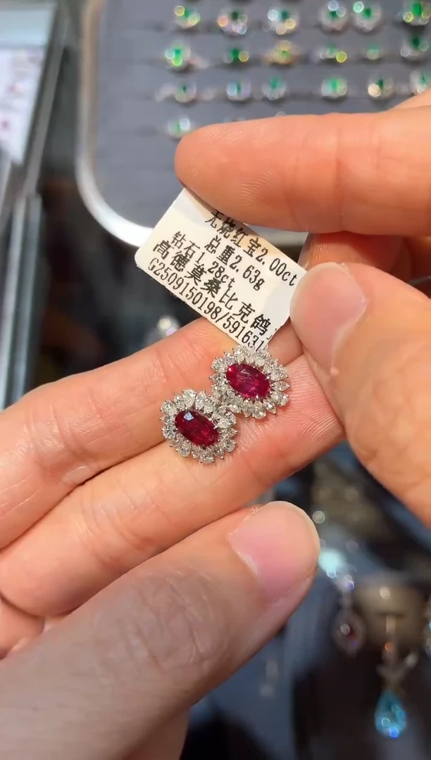 18K金镶嵌耳钉红宝石【闪购】2.0ct/同步展会价/无烧鸽血红