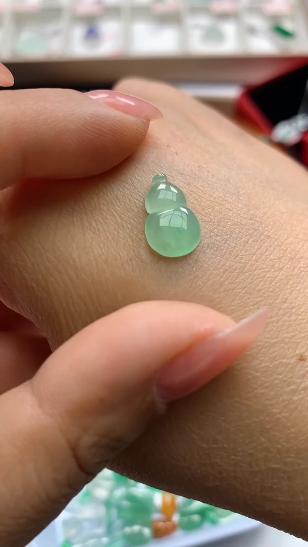 【闪购商品】翡翠裸石葫芦裸石