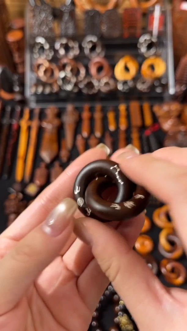 木雷枣玉化 1.6 镶银金光雨渐耳  乾坤圈