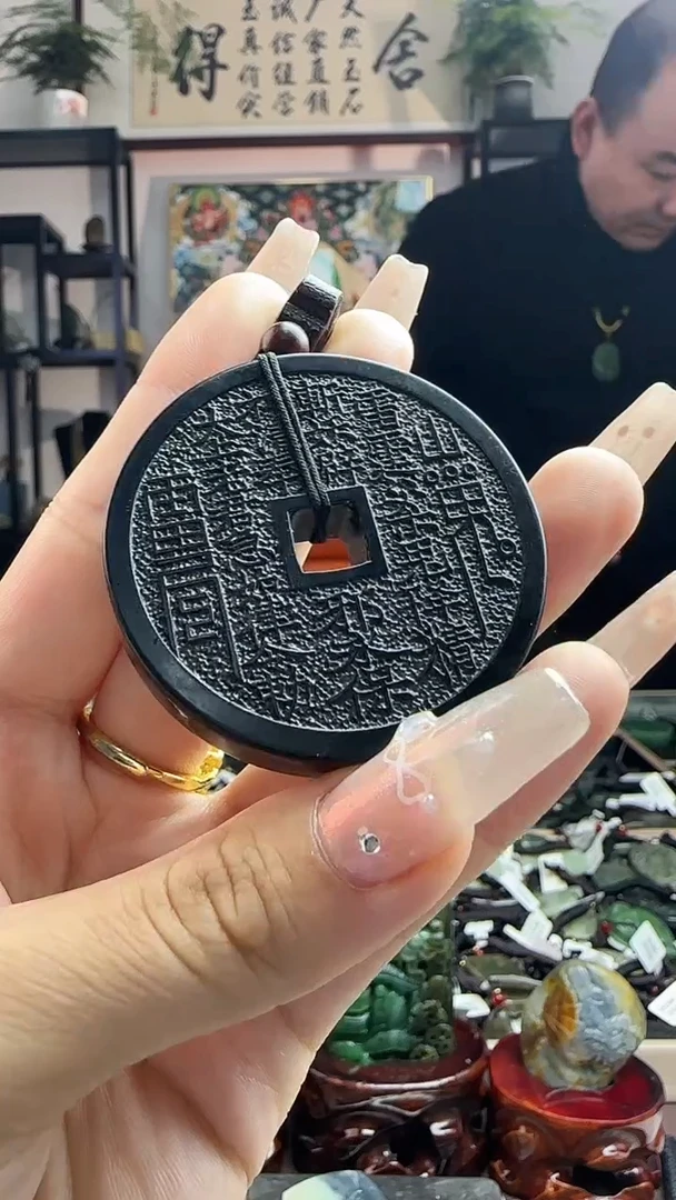 颈饰未镶嵌和田玉山鬼