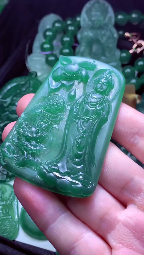 定制翡翠未镶嵌大*天然缅甸翡翠A货毛货吊坠