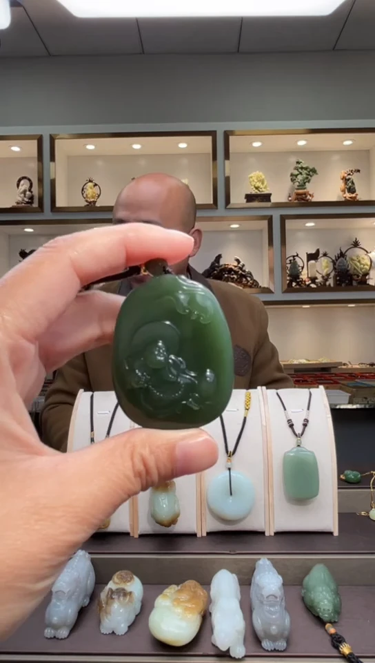 颈饰未镶嵌和田玉苏