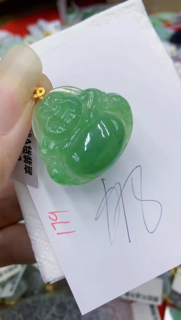 翡翠18K金镶嵌颈饰111111111111