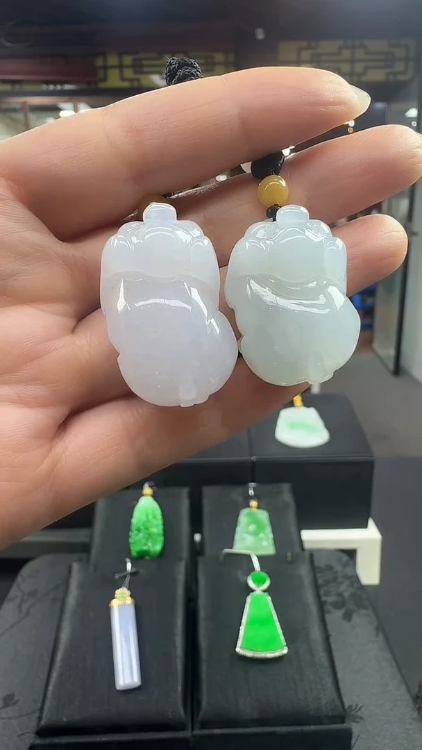 颈饰未镶嵌翡翠小猪挂件