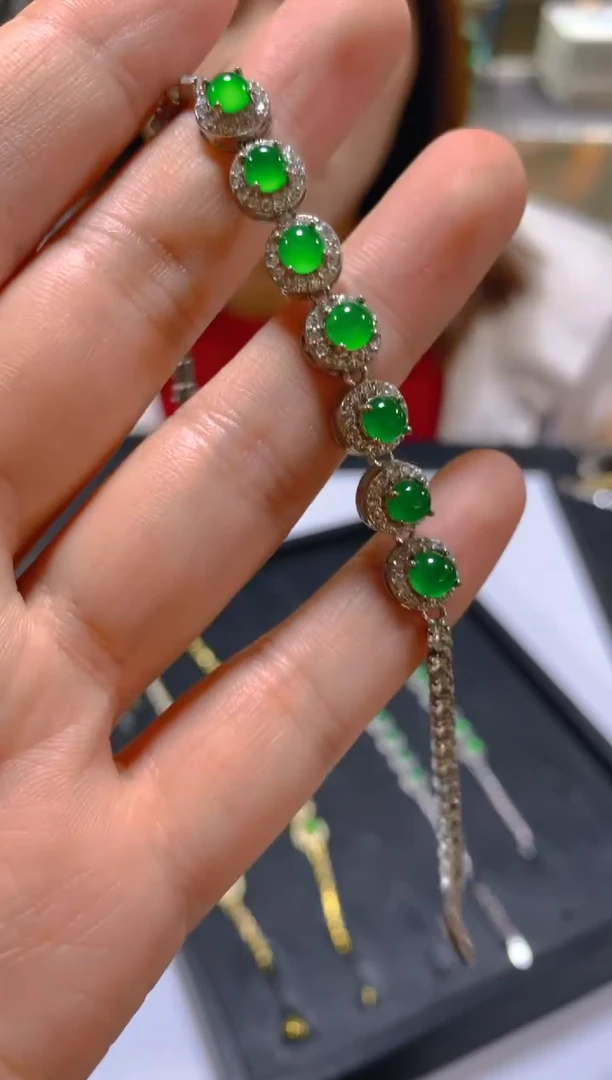 未镶嵌手链翡翠多样性发一