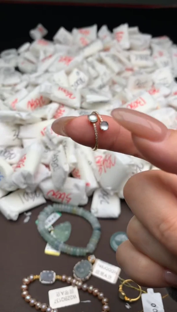 【闪购商品】翡翠戒指18K金镶嵌 一