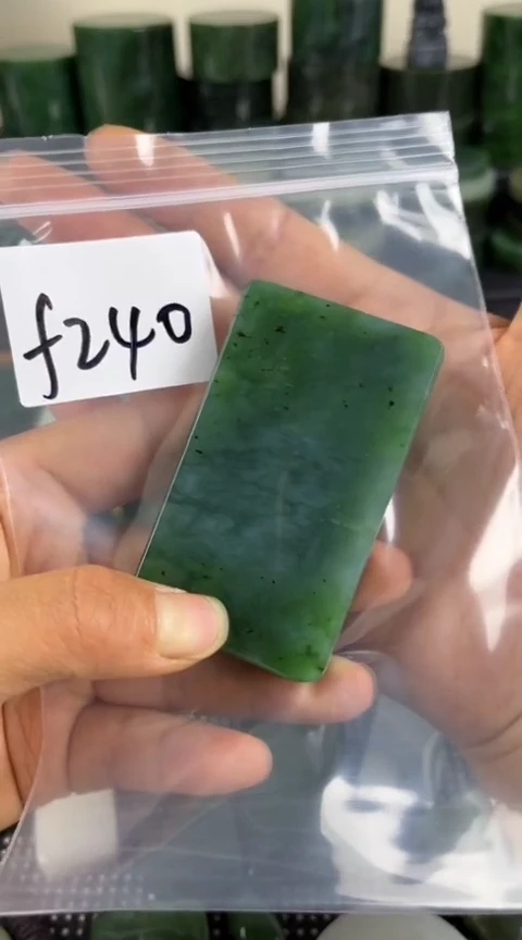 和田玉未镶嵌珠宝半成品牌子