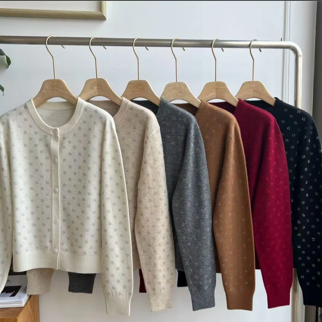 100%纯山羊绒圆领带钻打底套头衫68522