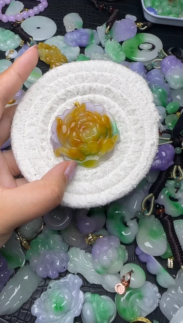 颈饰未镶嵌翡翠缅甸翡翠吊坠