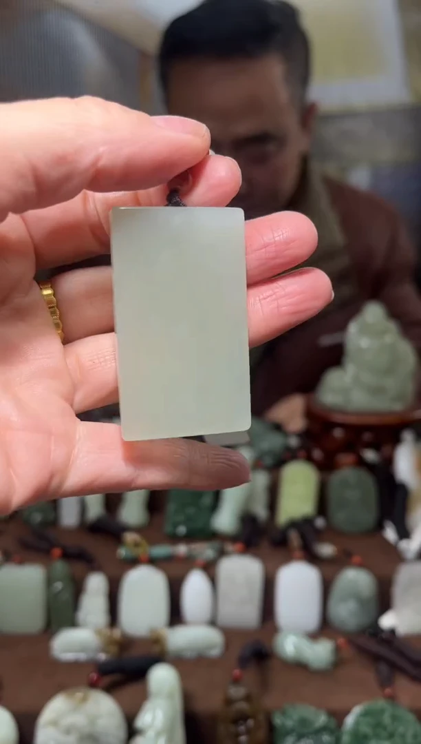 颈饰未镶嵌和田玉·