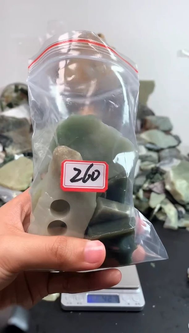 未镶嵌和田玉摆件260