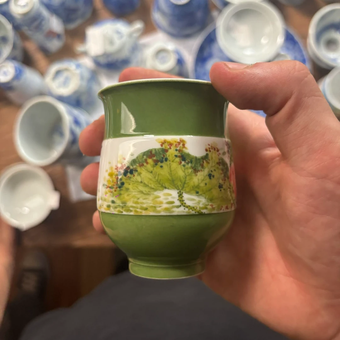 正春堂绿色荷花腰鼓杯